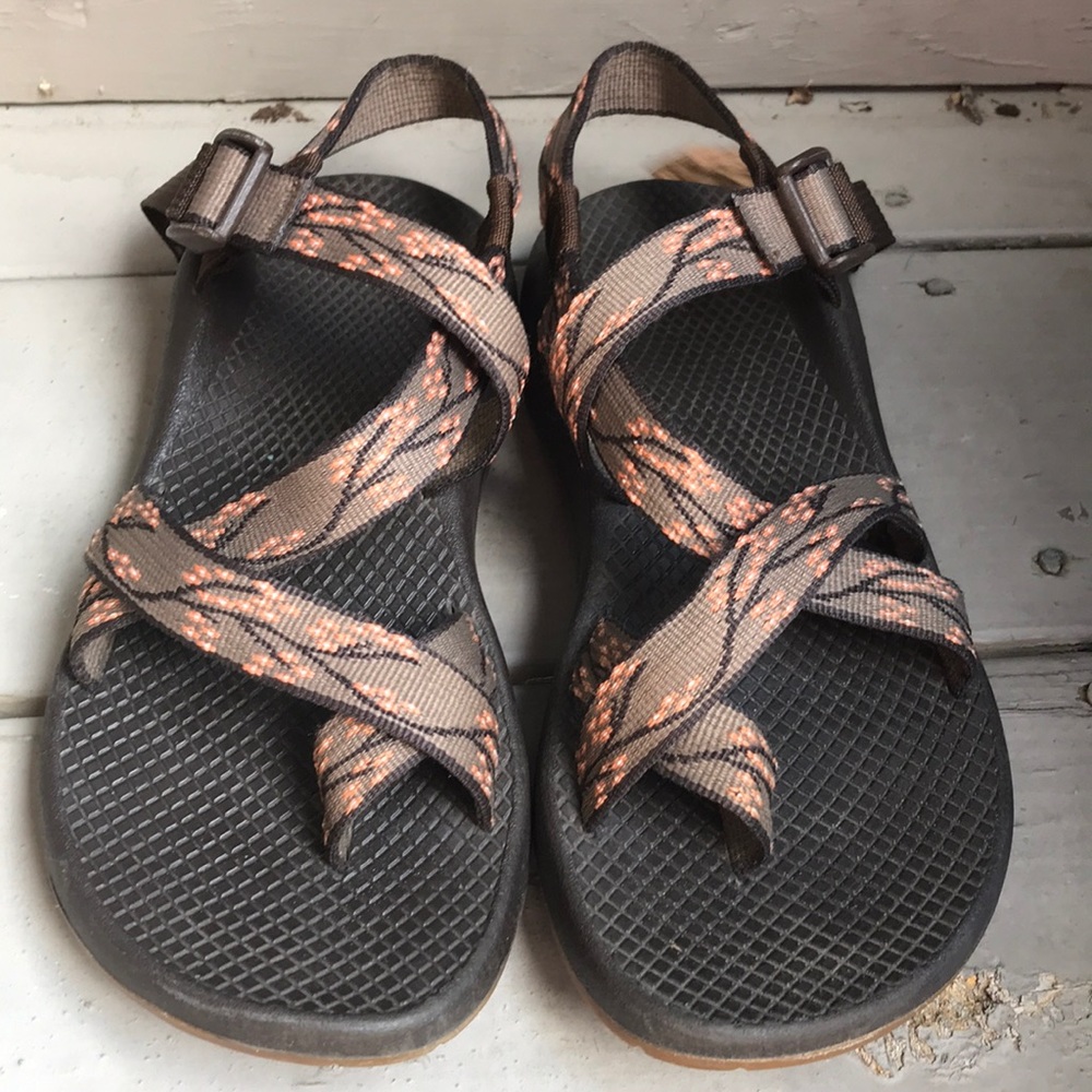 Chaco Vibram Cherry Blossom Sz 7